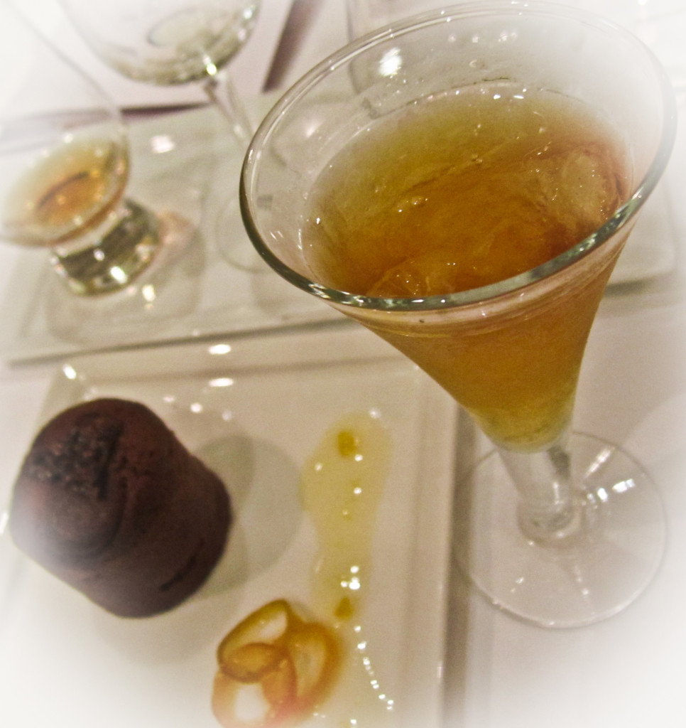 Whiskey Coctail and dessert